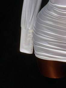 Vestido mini ajustado con cuello en V blanco, cintura ceñida, para mujer, estilo romántico de primavera - Gris - Ver 6