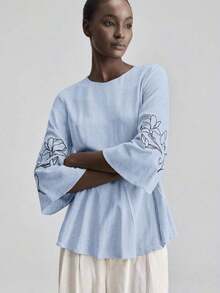 Ontre 2026SS Nueva camisa casual para mujer con mangas acampanadas, cintura recogida y bloque de color bordado.Adecuada para el Día de la Independencia, estilo urbano chic, minimalista para ir al trabajo, invitada de boda, vacaciones, San Valentín, elegante, Día del Maestro, té, fiesta, uso diario casual, oficina, festival, vuelta al colegio, vacaciones, blusa versátil de línea A - Azul - Ver 6