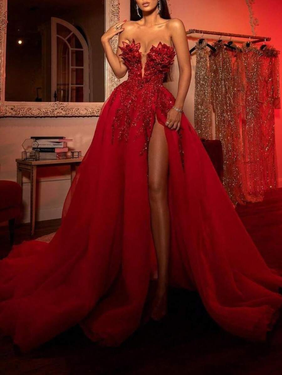 Off-The-Shoulder Dress With Sequins And Elegant Embroidery - Red - View 1