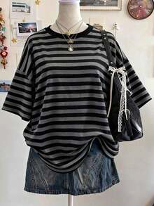 Women's Loose-Fitting, Round-Neck, Dropped-Shoulder, Mid-Length T-Shirt With Textured Digital Print Pattern, A Gift For Friends - Light Grey - View 3