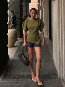 Blusa negra de mujer con cuello redondo, mangas de pétalos y bajo asimétrico, nueva y elegante para el verano - Verde Oliva - Ver 4