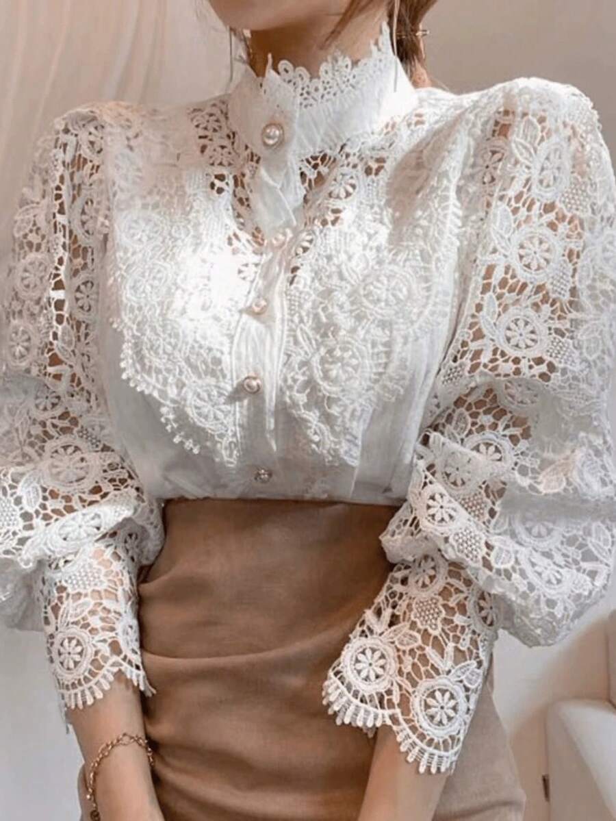Blusa de primavera con cuello Mao de encaje floral y abotonadura hueca para mujer - Blanco - Ver 1