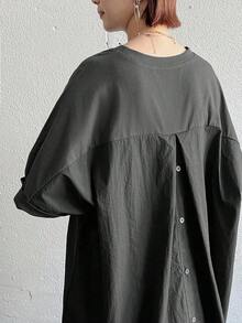 Camiseta minimalista de mujer con bloqueo de color y botones en la espalda, para uso casual diario, ropa de otoño - Gris Oscuro - Ver 6