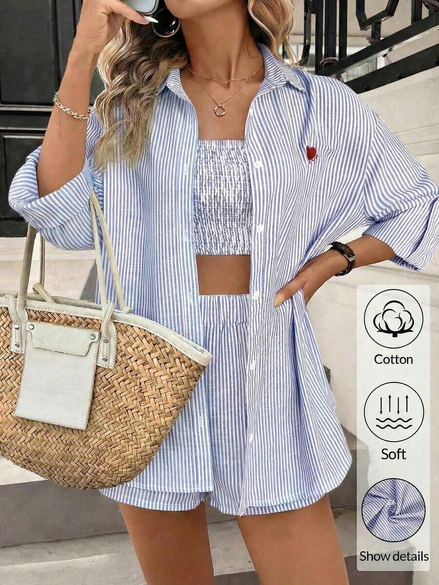 Conjunto de dos piezas de mujer en tela tejida color caqui: Top corto casual con cuello y pantalones cortos con mangas a la muñeca y detalles de bolsillo, para vacaciones - Azul y blanco - Ver 1