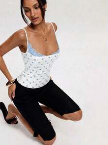 Camiseta de mujer con estampado de lunares y encaje en contraste - Celeste - Ver 4