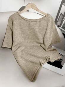 Blusa holgada de estilo sexy con hombros descubiertos, cuello enrollado, mangas enrolladas, bajo asimétrico, unicolor, de manga corta, de punto, casual, suelta, tipo murciélago, sobredimensionada, camiseta sexy, primavera, verano, otoño - Caqui - Ver 4