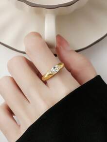ConiiW Nhẫn đôi/nhẫn cưới bằng bạc Sterling 925, đính đá Moissanite hình quả lê 1 carat, kích thước 5*10mm. Thiết kế thời trang, cổ điển, tối giản, thanh lịch, độc đáo, ngọt ngào và tươi mới. Thích hợp để đeo hàng ngày, cầu hôn, đính hôn, cưới hỏi, dự tiệc, họp mặt, du lịch, kỳ nghỉ, hẹn hò, cũng như làm quà tặng cho Ngày Valentine, Halloween, Lễ Tạ ơn, Lễ Phục sinh, Giáng sinh, sinh nhật, kỷ niệm, dạ hội, hẹn hò và các dịp khác. - Vàng - Xem 4