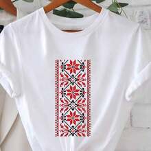 Camiseta para Mujer con Estampado de Letra "C" y Texto Dorado, Manga Corta - Blanco - Ver 1