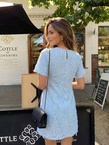 [Beso de ángel] Vestido midi elegante francés para mujer 2026 Verano, nuevo vestido corto de estilo vacacional de cuello redondo con bordado 3D gracioso de alta gama en blanco - Lavado ligero - Ver 8