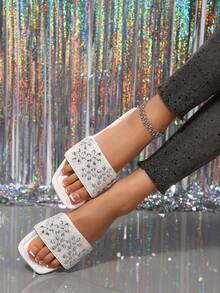 New Arrival Plus Size Luxury Anti-Slip Square Toe Mule Slippers With Rhinestone & Pearl Decor, Fashionable & Versatile For Beach & Resort Wear - White - View 3
