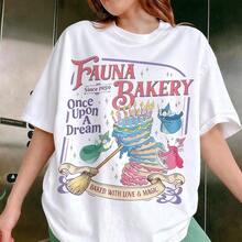 Fauna Bakery "Baked With Love And Magic" T-Shirt, Versatile For Sleeping, Suitable For Streetwear, Everyday Wear, Y2K Style/Crop Top, Oversized, Crew Neck, For Outings, Camping, Concerts, Hip-Hop, Rock, And Rap Events. Princess T-Shirt, Fairy Godmother T-Shirt, Family Theme Park T-Shirt. - 白色 - 查看 7