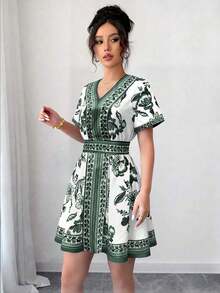 Vestido corto de manga corta estampado, de estilo bohemio, elegante, de moda y romántico para vacaciones y uso casual para mujer - Verde - Ver 4