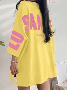 Camiseta holgada de mujer con cuello redondo, hombros caídos y estampado de letras - Amarillo - Ver 4