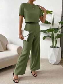 Camisa crop unicolor & Pantalones de pierna ancha - Verde militar - Ver 6
