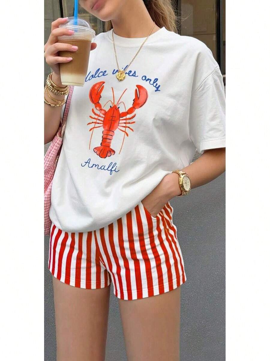 Una camiseta de manga corta para mujer con estilo retro americano, de diseño holgado y estampado (los pantalones son solo sugerencias de estilo). Este artículo sencillo y elegante presenta patrones de texto con temática tropical, siendo un elemento imprescindible para crear un estilo relajado de vacaciones. Es muy adecuado para ocasiones como el Día del Trabajo y el Día de la Independencia de México. La gruesa camiseta multicolor está hecha de 100% algodón con estampados modernos, y es adecuada tanto para hombres como para mujeres. Es un estilo completamente nuevo para primavera/verano/otoño, transpirable y cómodo, sencillo y versátil. - Blanco - Ver 1