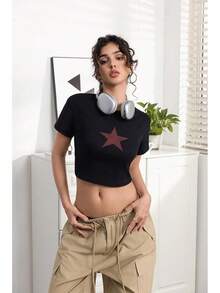 Playera corta ombliguera para mujer con estampado de estrellas, estilo Y2K grunge juvenil, manga corta corte corto sexy, blusa ligera perfecta para chicas adolescentes, look casual de verano muy a la moda OCJM - Negro - Ver 5