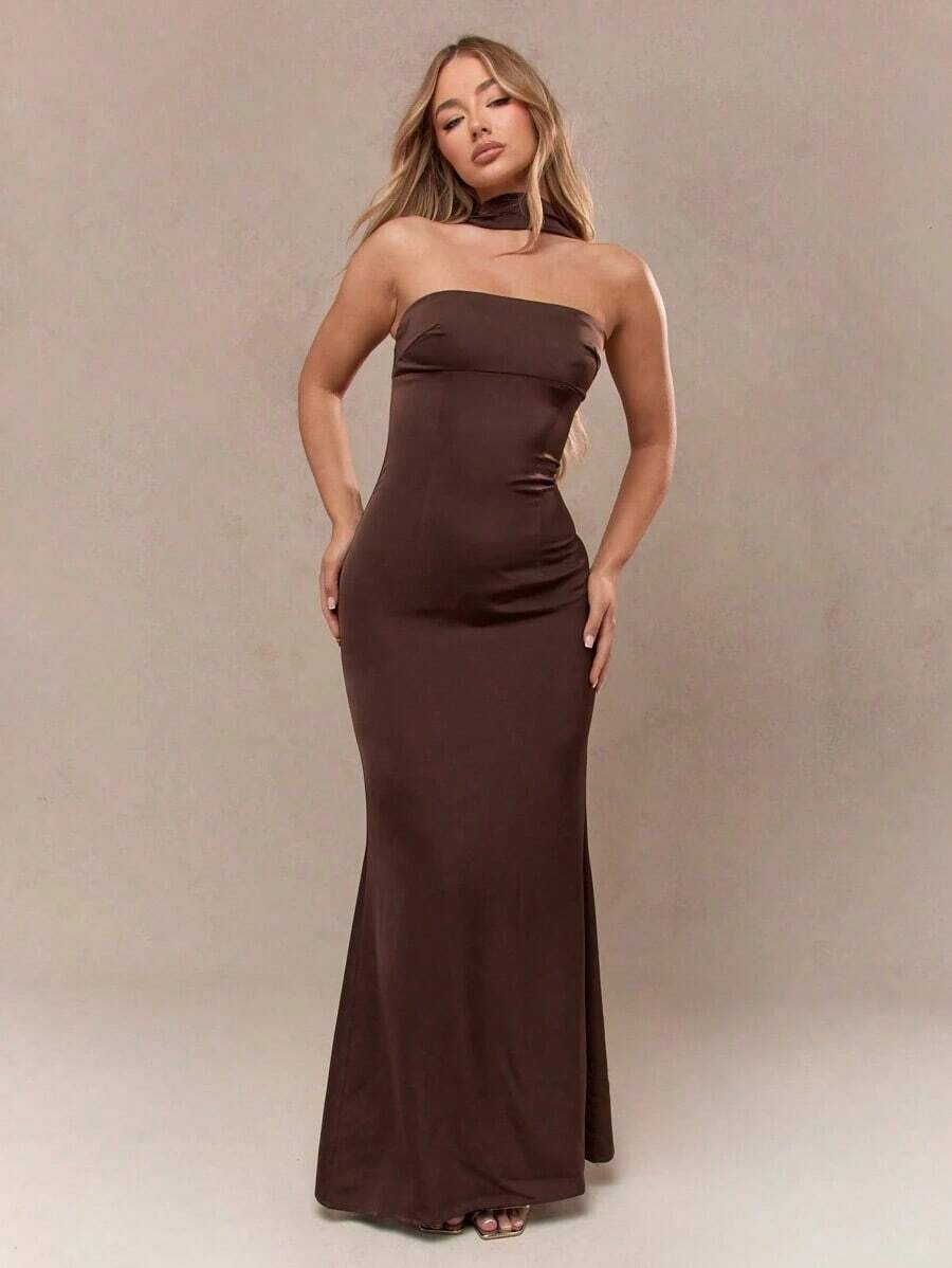 Vestido largo con vuelo y corpiño tipo corsé con detalle de pañuelo de satén en el cuello - Cafetería - Ver 1