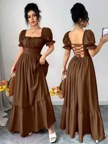Vestido de mujer con cuello cuadrado, mangas abullonadas, nudo delantero, espalda descubierta y cintura ceñida - Cafetería - Ver 1