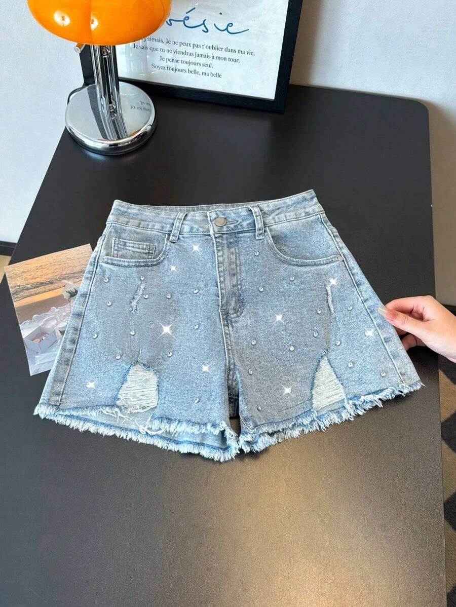 ALO FASHION Women's Straight Leg Denim Shorts with Rhinestone Diamante Chainmail Embellishments, High Stretch Casual Cute Sexy Boho Party Short Ripped Bermuda Style, Light Wash Short Grunge - azul real - Ver 1
