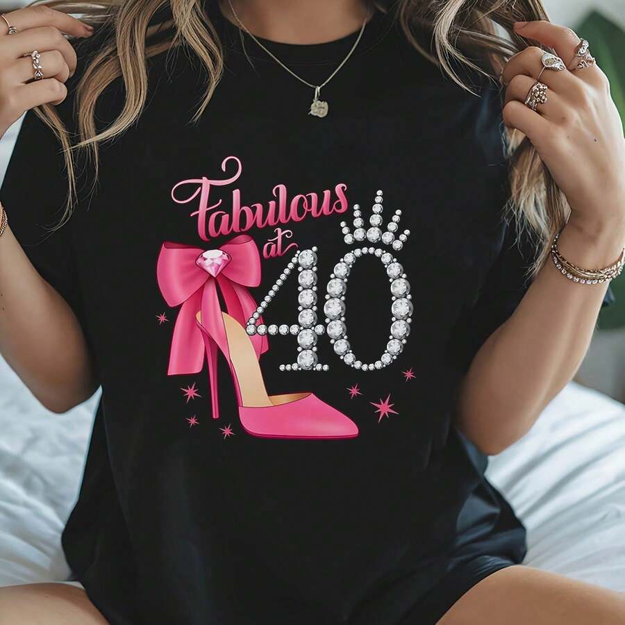 Elegante camiseta negra de manga corta con cuello redondo para mujer con estampado "Fabulous at 40" (Fabulosa a los 40) - Top informal de fiesta.