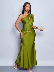 Vestido largo y maxi de mujer con cuello asimétrico hueco, decorado con metal, de unicolor y ajustado - Verde Oliva - Ver 3
