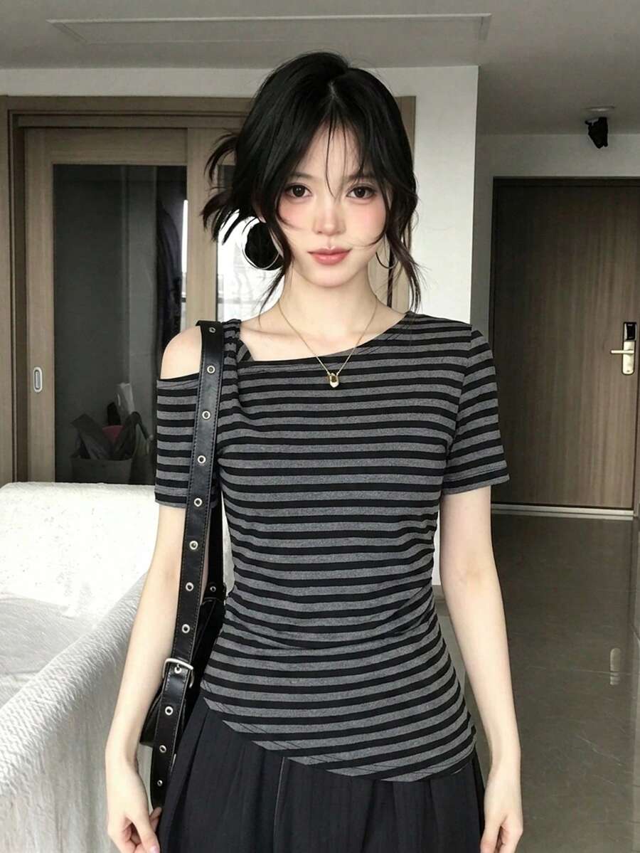 Vintage Striped Off-Shoulder T-Shirt For Women, Versatile Summer Top Casual - Black Stripes - View 1