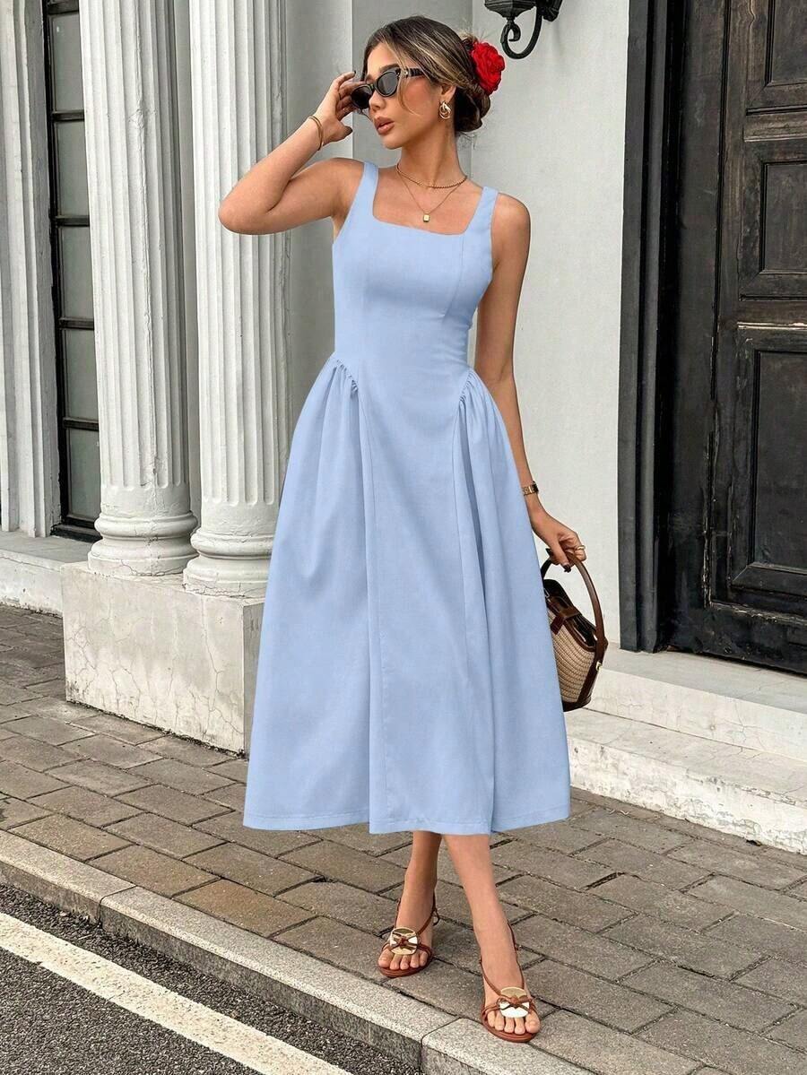 Vestido maxi elegante de mujer con cuello cuadrado, sin mangas y plisado de unicolor - Celeste - Ver 1