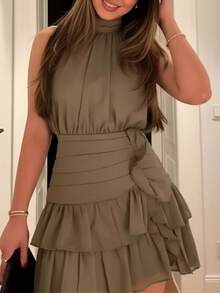 Vestido corto francés primavera 2026, color liso plisado con cordón, elegante - Verde - Ver 7