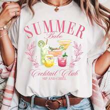 Camiseta para Mujer con Estampado de Letra "C" y Texto Dorado, Manga Corta - Blanco - Ver 1