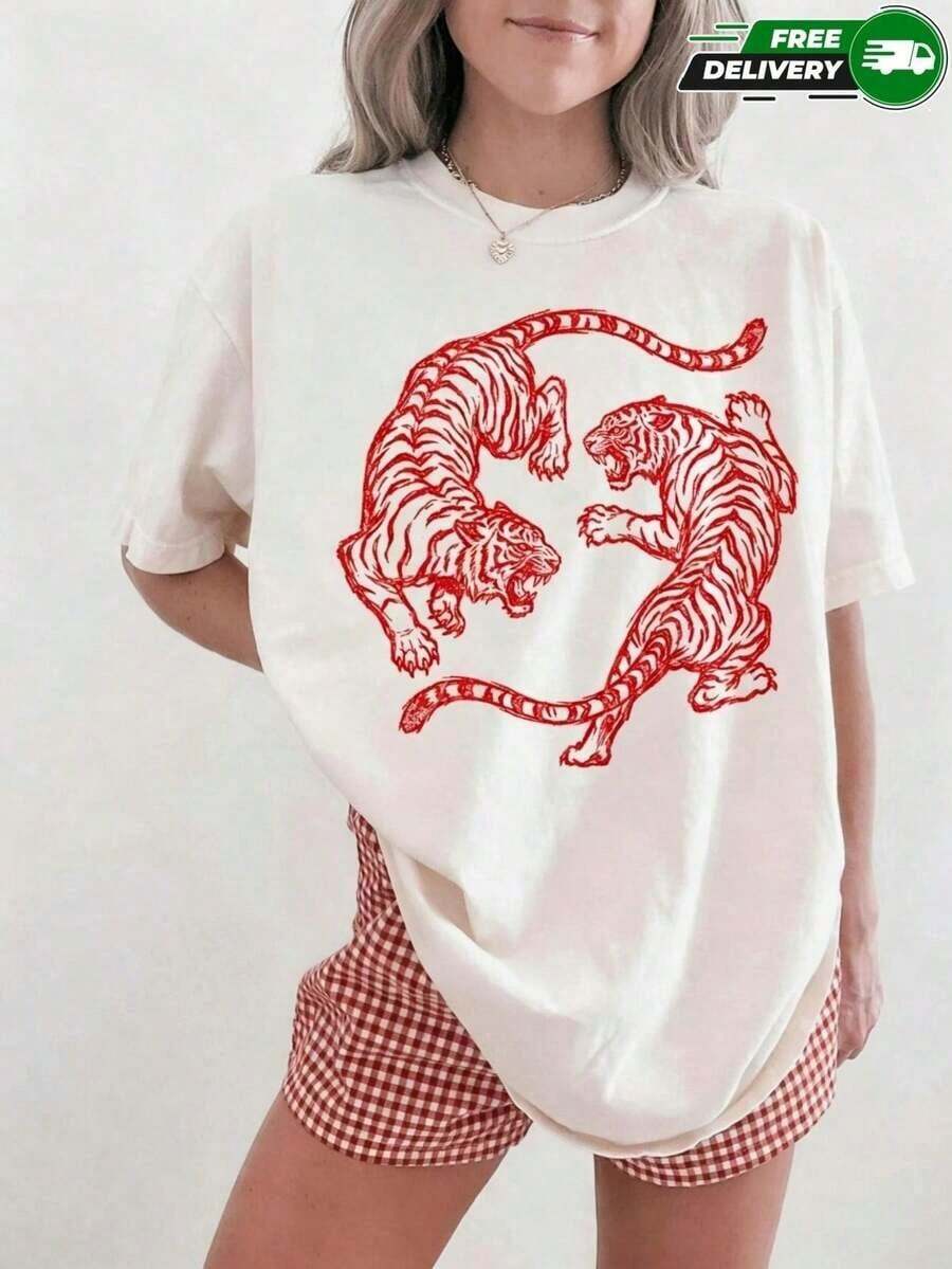 Women's Short-Sleeved T-Shirt With A Print Of Two Red Tigers In A Circle, Round Neck, Made Of Polyester, For Everyday Wear, Casual Outings, Weekends, Casual And Vintage Style, For Spring And Summer. Free Shipping In Mexico. - 白色 - 查看 1
