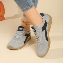 2026 Spring/Summer Plus Size Women's Casual Flat Soft Bottom Non-Slip Splicing Color Outdoor Sports Shoes, Breathable Student Skateboard Shoes - Grey - View 2