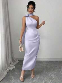 Elegante y sexy vestido ajustado tipo ajustado con hombros oblicuos de satén francés, cuello con flor 3D, cintura con fruncido y volante - Morado - Ver 7