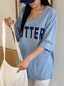 Camiseta larga de mujer de ajuste holgado con cuello en V y manga corta, con estampado de letras, camiseta de verano oversize, camisetas gráficas de estilo preppy - Negro - Ver 9