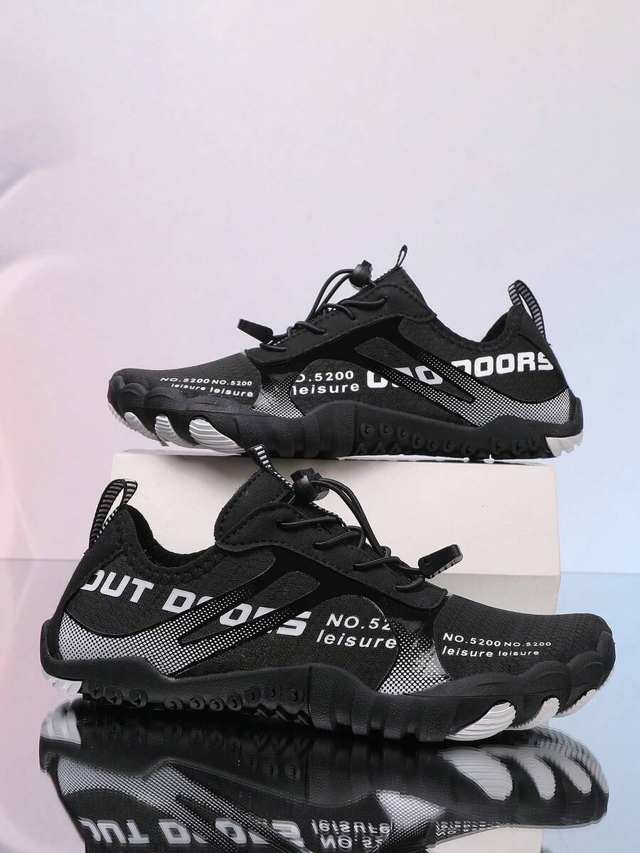 1 Pair Women's Versatile Black Water Shoes, Non-Slip Outdoor Beach Barefoot Shoes, Letter Pattern, Breathable Upper, Suitable For Swimming Pool, Surfing, Boating, Fishing, Beach Vacation, Gym - Black - View 1