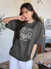 Camiseta de verano de estilo oversize con gráfico de letra y hombros caídos - Blanco - Ver 6