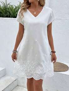 Faunlyn Vestido de verano para dama con cuello en V bordado, lazo y detalles ahuecados - Blanco - Ver 3
