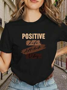 Y2K Style T-Shirt For Women With Oversized Geometric Logo Print And "Positive Lifestyle Attitude, Brown Letters" Design - Slim Fit Short Sleeve Top, Casual Summer Shirt In Black And Gold, Machine Washable Stretch Fabric (Anti-Wrinkle). - 黑色 - 查看 5