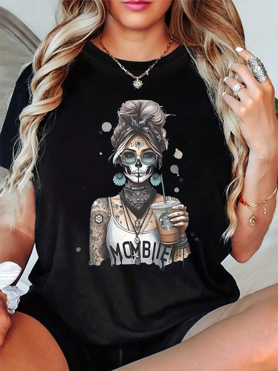 Camiseta con Estampado de "Wo Mom Zombie" - Estilo Gótico de Terror con Texto "MOM Zombies" - Ropa Gótica Oscura para Halloween, Atuendo Único para el Día a Día - Camiseta Ligera de Cuello Redondo Estilo Wo - Ideal para Fiestas de Temática Zombie y Uso Casual Diario, Camiseta de Temática de Halloween. - Negro - Ver 1