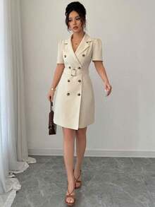 Vestido corto de verano de unicolor con lazo en la cintura, doble botonadura, mangas abullonadas y cuello con solapa - Albaricoque - Ver 5