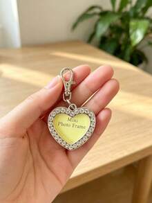 1 pièce Étiquette d'identification pour animaux de compagnie en alliage de zinc en forme de cœur avec strass, peut contenir une photo, étiquette anti-perte pour chat/chien, pendentif avec fermoir en forme de bouche de poisson, cadre photo miniature, cadeau pour mère, père, remise de diplôme et enseignant - Rose bonbon - Voir 10