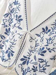 CosyJoli Plus Size Casual Blouse With Puff Sleeves, Embroidery And Front Knot - 藍白 - 查看 6