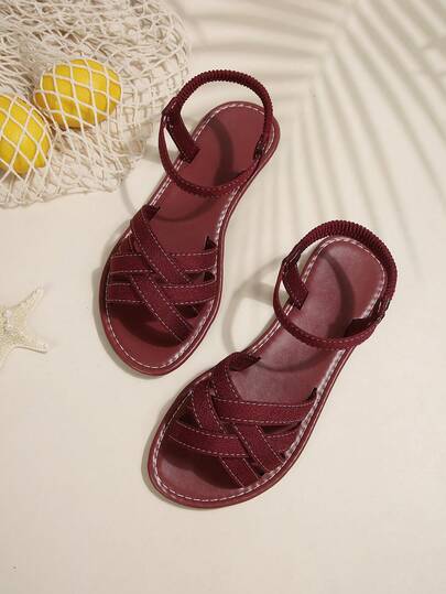 Sandal đế bằng cỡ lớn màu đỏ tía giả da lộn, quai chéo, quai ngang co giãn, giày casual mùa hè đi biển cho nữ.