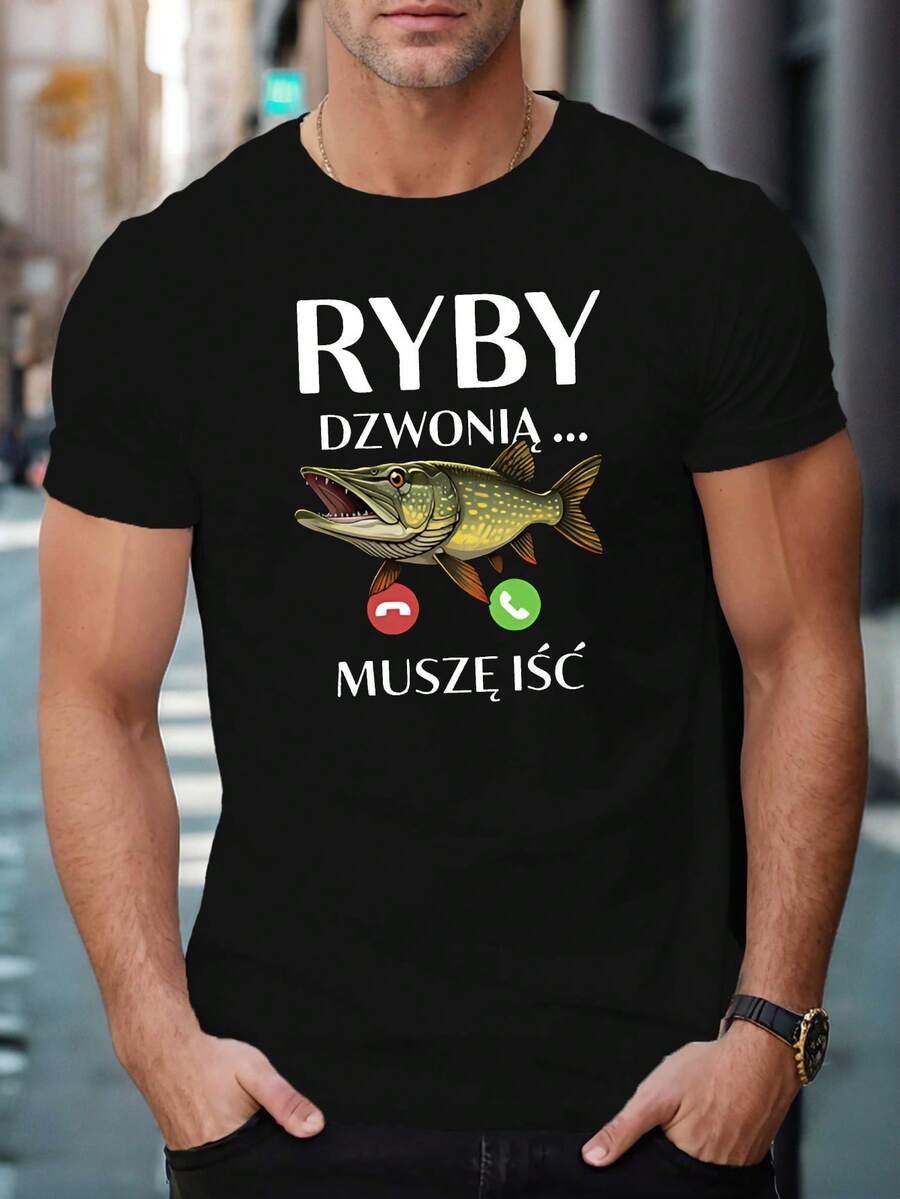 Funny Graphic T-Shirt For Men With Polish Humor - Fish And Mushroom Design "Ryby Dziona Musze Isce", Black Summer Casual T-Shirt, Regular Fit Crew Neck, Lightweight And Breathable Fabric For Casual Wear, Humorous Gift For Men, Funny Clothing | Playful Design | Comfortable Fit, Fish T-Shirt, Funny T-Shirts, Perfect For Room Decoration - 黑色 - 查看 1