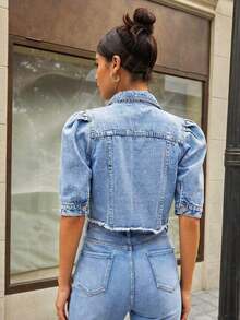 Chaqueta de mezclilla casual para mujer con botones al frente, dobladillo deshilachado y bolsillos, de unicolor - Lavado ligero - Ver 2