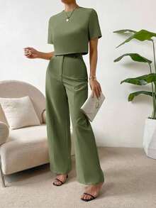 Camisa crop unicolor & Pantalones de pierna ancha - Verde militar - Ver 1