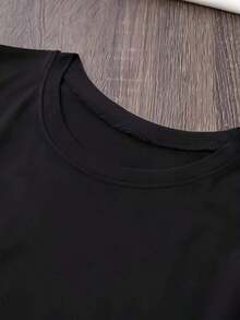 100% algodón puro, transpirable y agradable para la piel. Diseño clásico de cuello redondo, corte ajustado y adecuado para todo tipo de cuerpos. Estampado de moda con estilo minimalista y de alta calidad. Diseño unisex perfecto para conjuntos de pareja, ideal para el transporte diario, citas, ocio y ropa urbana - versátil y atemporal. - Negro - Ver 4