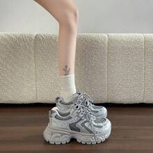 女款銀色粗獷運動鞋，厚底透氣網布慢跑休閒鞋，2026 春/秋 - 灰色 - 查看 5