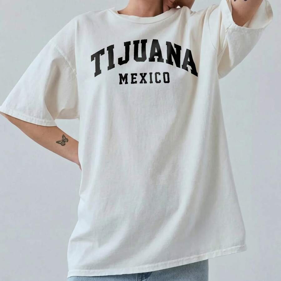 1 Piece 180g Women's T-Shirt, Men's T-Shirt. Casual Cotton Crew Neck T-Shirt. Women's Athletic T-Shirt. Designed By Y2K Artists In The Bababask Style, Made From 100% Pure Cotton. City Name Print Design, Urban And Versatile Style, Comfortable Short Sleeves For Everyday Wear And All Seasons. - 白色4 - 查看 1