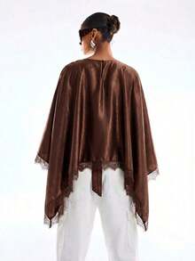 Blusa minimalista de primavera/verano 2026 para mujer, elegante para ir al trabajo, de unicolor con ribete de encaje, manga tipo murciélago y bajo asimétrico - Marrón - Ver 2
