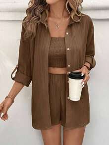 Conjunto de dos piezas de mujer en tela tejida color caqui: Top corto casual con cuello y pantalones cortos con mangas a la muñeca y detalles de bolsillo, para vacaciones - Marrón - Ver 5